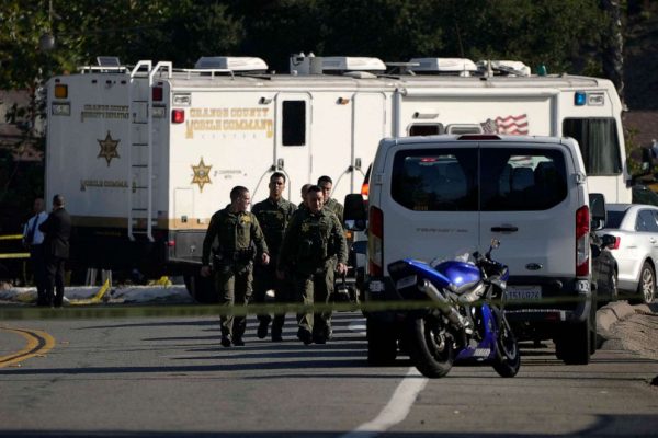 ΗΠΑ: Συνταξιούχος αστυνομικός προσπάθησε να σκοτώσει τη σύζυγό του σε μπαρ – Πυροβόλησε θανάσιμα τρεις ανθρώπους