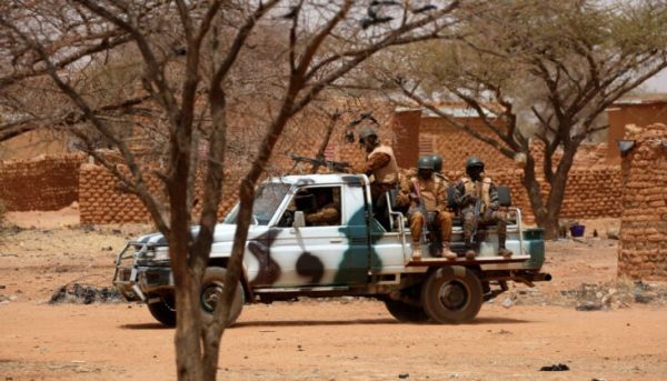 Μπουρκίνα Φάσο: Πυρά κατά ριπάς στην πρωτεύουσα – Ανησυχία μετά το πραξικόπημα στον Νίγηρα