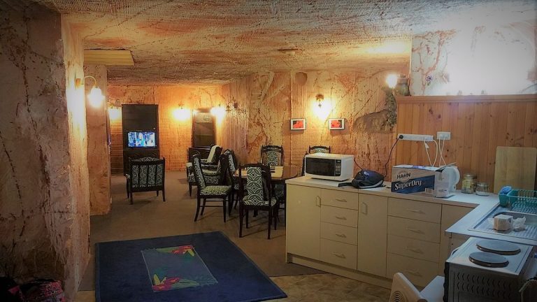 Coober Pedy: Θα μας κάνουν οι υψηλές θερμοκρασίες να ζήσουμε σε… υπόγειες πόλεις;