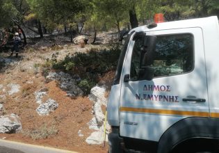 Στην Πάρνηθα επιχειρεί και υδροφόρα του Δήμου Νέας Σμύρνης