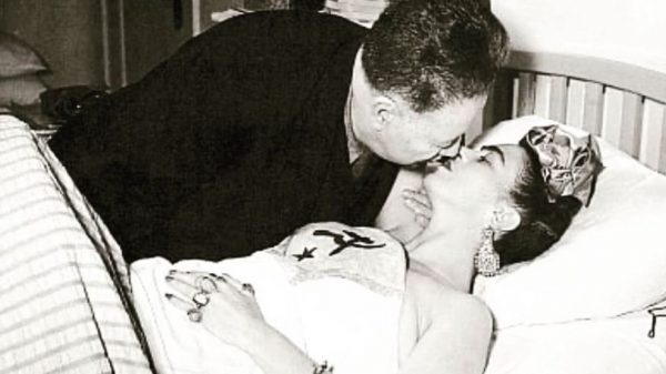 Tina Modotti: Το it girl που κοίταξε την αληθινή ζωή κατάματα μέσα από τον φακό της