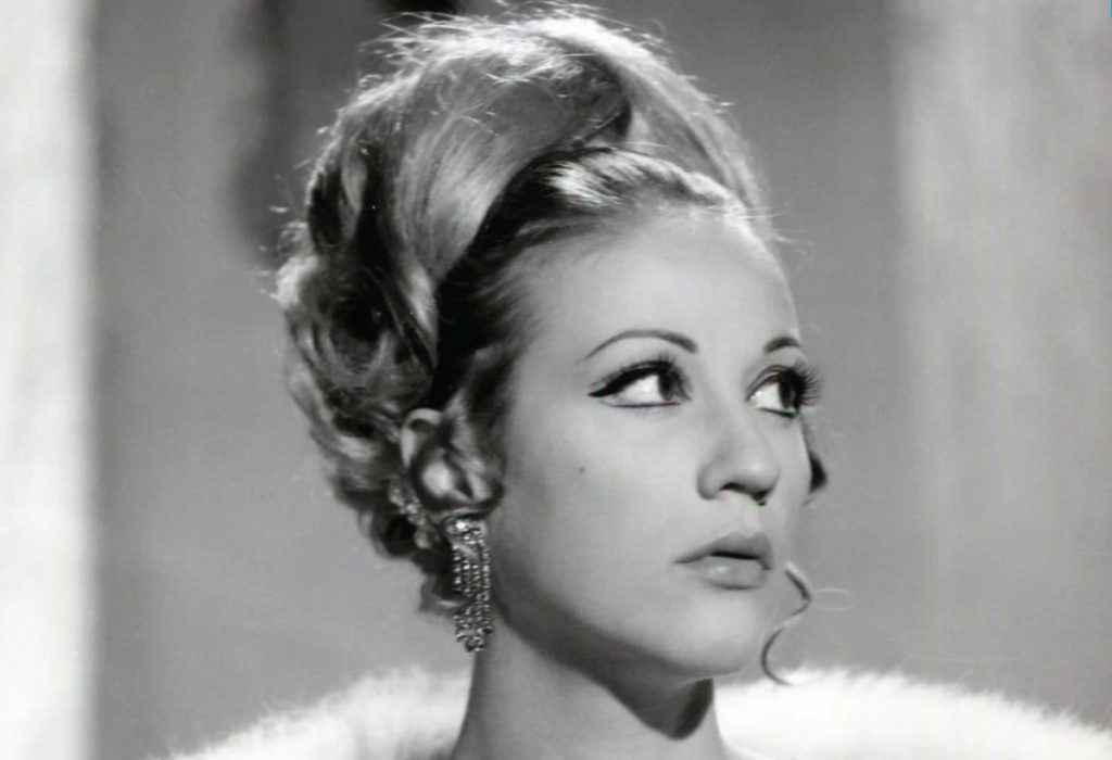 Ζωή Λάσκαρη: «Ο σταρ γεννιέται, δεν έχει να κάνει με την ομορφιά, αλλά με την προσωπικότητα που ακτινοβολεί»