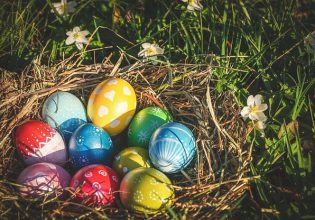 Δήμαρχος θυμήθηκε την… Ανάσταση – Έστειλε πασχαλινές ευχές κατά λάθος!