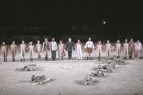 Εκάβη: Τα μεγέθη συρρικνώθηκαν