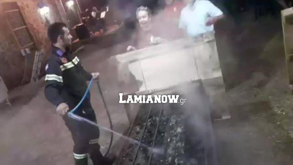 Λαμία: Η Πυροσβεστική κλήθηκε να σβήσει ψησταριά με σουβλάκια