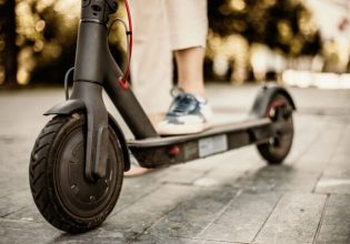 Ηλεκτρικά πατίνια στο Μετρό – Ποιες χώρες βάζουν «φρένο»