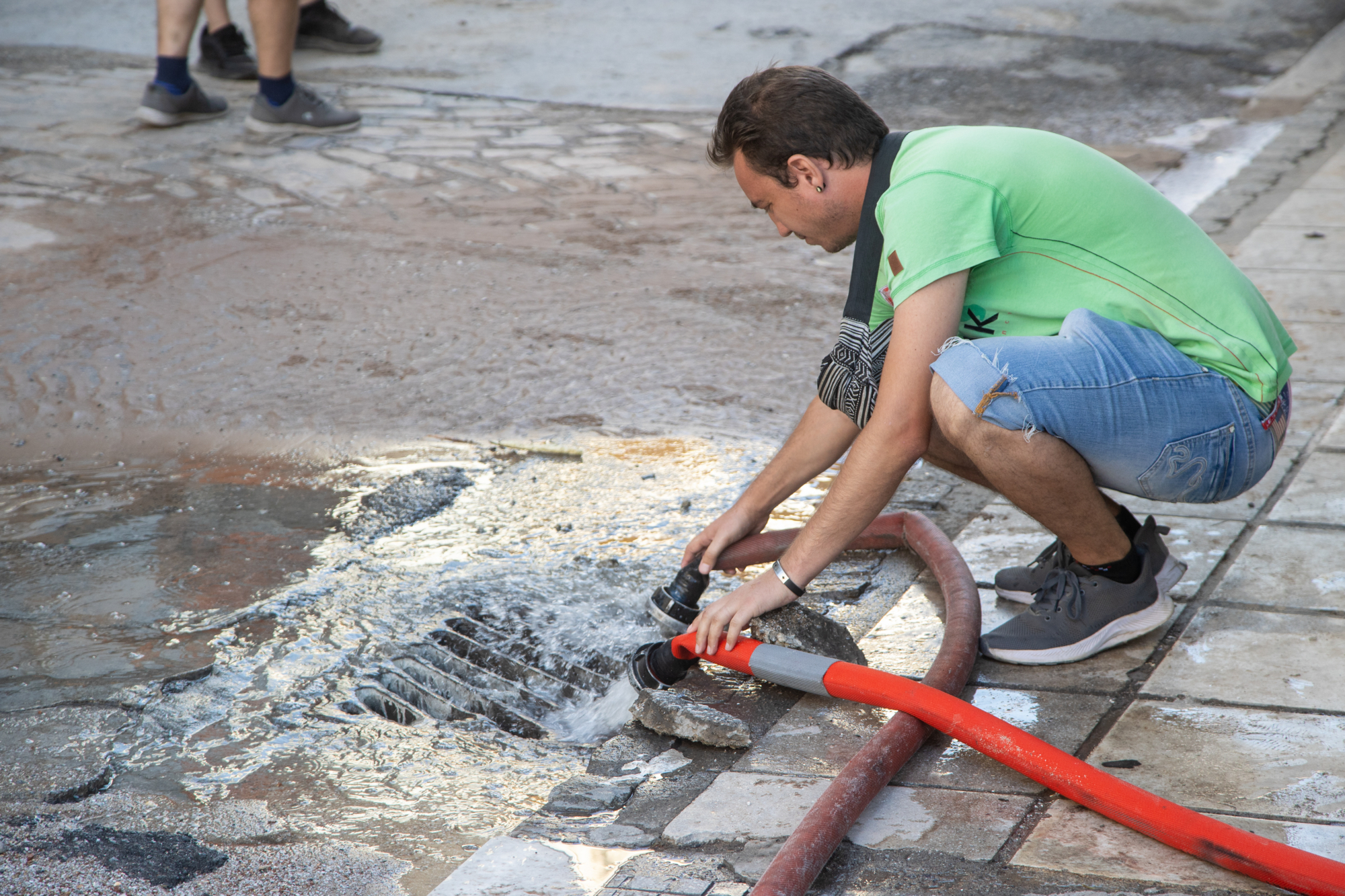 Θεσσαλονίκη: Χωρίς νερό μεγάλο μέρος του κέντρου της πόλης μετά το σπάσιμο αγωγού της ΕΥΑΘ