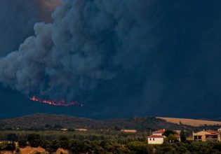 Μαίνεται η φωτιά στην Αλεξανδρούπολη – Εκκενώνονται οικισμοί