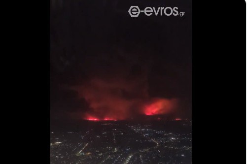 Οι φωτιές στην Αλεξανδρούπολη όπως φαίνονται από αεροπλάνο – Συγκλονιστικό βίντεο