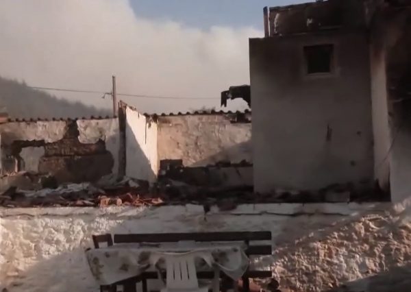 Φωτιά στη Ροδόπη: Συγκλονίζει πυρόπληκτη – «Μέσα σε 10 λεπτά καταστράφηκαν οι κόποι μίας ζωής»