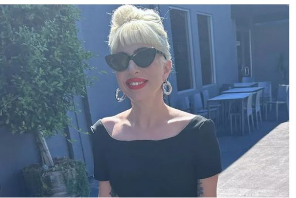 Lady Gaga: Με στιλάτο vintage look