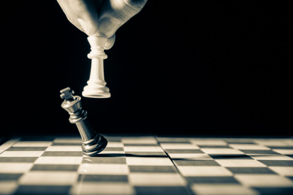 Η Διεθνής Σκακιστική Ομοσπονδία απαγορεύει την συμμετοχή τρανς σε τουρνουά σκακιού