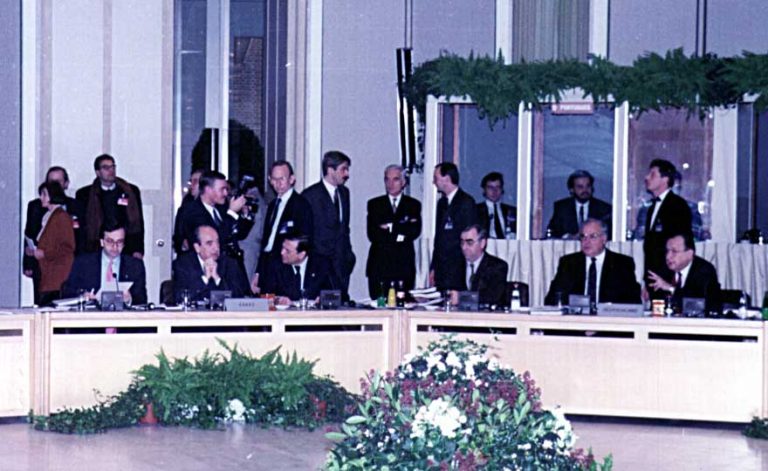 4 Αυγούστου 1992: Η φοβερή φοροεισπρακτική καταιγίδα λόγω … μπάχαλου και Μάαστριχτ!