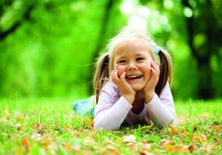 Γέιλ: Η επιστήμη του πραγματικού ευ ζην – Ποιος έχει τα «κλειδιά» της ευτυχίας μας;