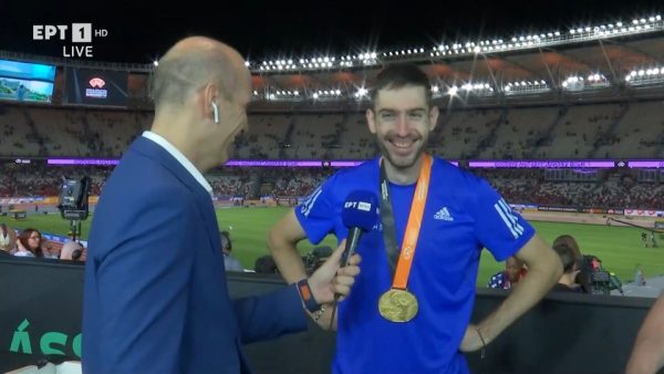 Μίλτος Τεντόγλου: Η επική ατάκα για τη συνομιλία με Ιάπωνα δημοσιογράφο