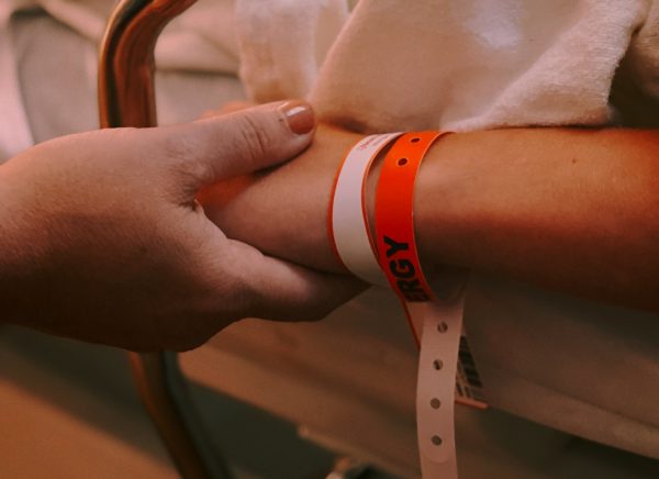 Τήνος: Συντετριμμένη η οικογένεια του 3χρονου παιδιού που πνίγηκε και πέθανε από σταφύλι -Τι λένε οι γιατροί