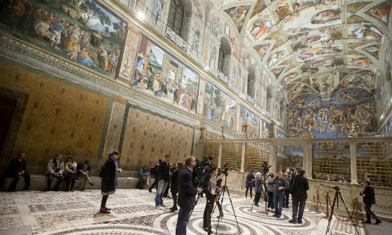 Καπέλα Σιστίνα: Γιατί δεν μπορούμε να δούμε όπως πρέπει τις τοιχογραφίες του Μιχαήλ Αγγελου