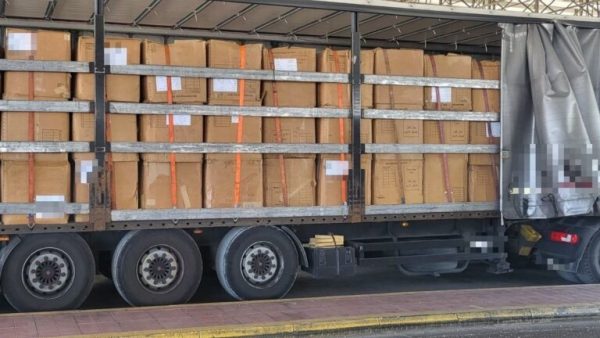 Πάτρα: Στελέχη του Λιμεναρχείου κατέσχεσαν 14 τόνους και 355 κιλά λαθραίο καπνό