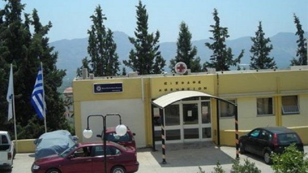 Καυγάς στις Μοίρες: Άγριο ξύλο στο Κέντρο Υγείας – Με σφυριά, καδρόνια, σπρέι πιπεριού