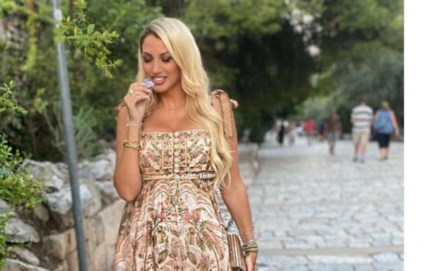 Κωνσταντίνα Σπυροπούλου: Ανανεωμένη στα ελληνικά νησιά