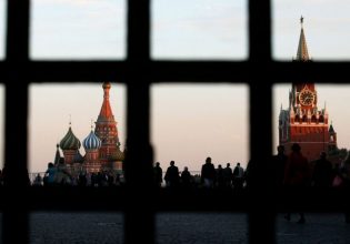 Ρωσία: Ρώσικη ρουλέτα για τις δυτικές εταιρείες που δεν έφυγαν – Πού το πάει ο Πούτιν
