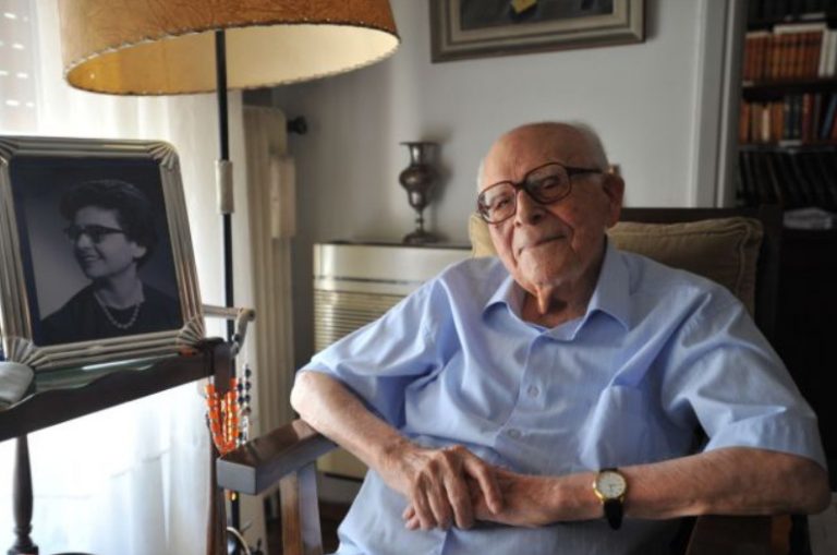 Εμμανουήλ Κριαράς: Το παραδειγματικό ύφος και ήθος του δασκάλου