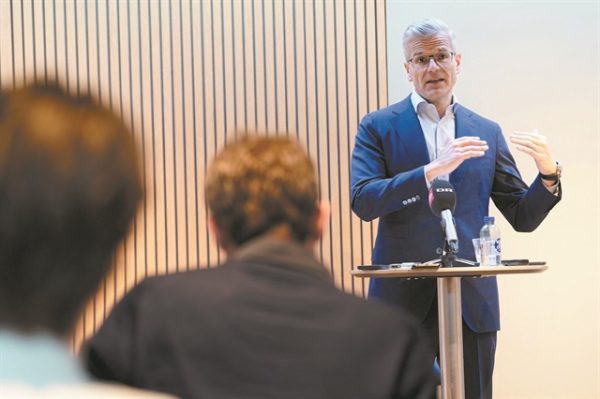 Προειδοποιεί για «καταιγίδα» στο παγκόσμιο εμπόριο