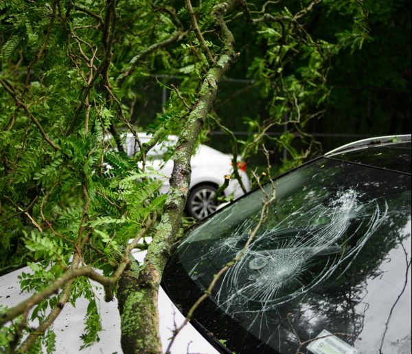 Τροχαίο στη Βούλα: Πώς βρήκε τραγικό θάνατο ο 20χρονος – Σε κρίσιμη κατάσταση η φίλη του