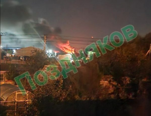 Ρωσία: Μεγάλη πυρκαγιά σε συνεργείο αυτοκινήτων στη Μόσχα – Αναφορές για εκρήξεις