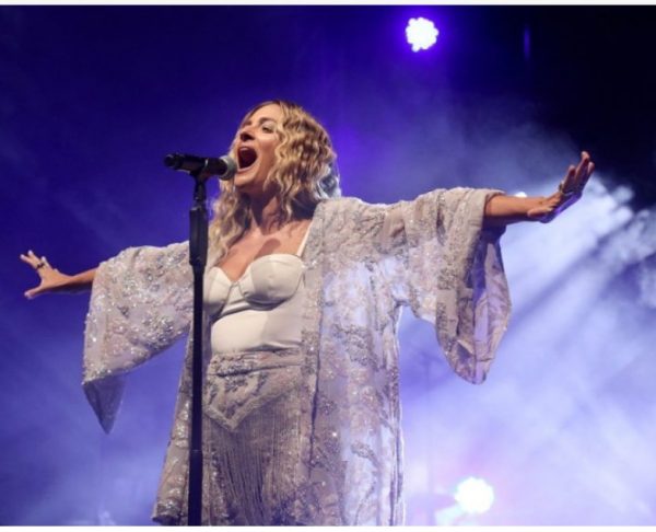 Νατάσα Μποφίλιου: «Δεν μπορώ να συνεχίσω, γιατί δεν είμαι αυτή που έχετε πληρώσει να δείτε»