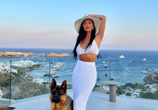 Νικόλ Σέρζινγκερ: Οι νέες φωτογραφίες από τις διακοπές της στην Ελλάδα – Γιατί αντέδρασαν οι θαυμαστές της