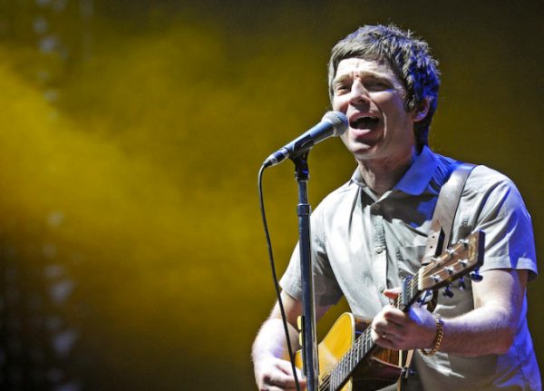 Νόελ Γκάλαχερ: Παραδέχεται ότι δυσκολεύεται να θυμηθεί τους στίχους στη σκηνή