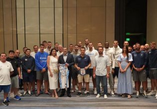 Ο Έλληνας πρέσβης στις Φιλιππίνες επισκέφτηκε την εθνική ομάδα μπάσκετ