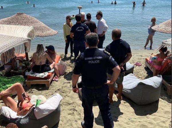 Υπουργείο Οικονομικών: Έφοδος των αρμοδίων αρχών στις παραλίες της Τήνου