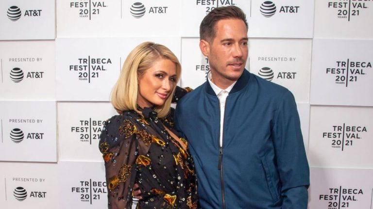 Η Πάρις Χίλτον ψηφίζει… φανατικά Ελλάδα