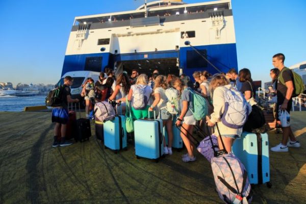 Xωρίς προβλήματα η ακτοπλοϊκή κίνηση από τα λιμάνια της Αττικής