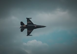 Πόλεμος στην Ουκρανία: Πράσινο φως από ΗΠΑ σε Δανία και Ολλανδία για την παράδοση F-16 στο Κίεβο