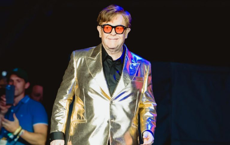 Έλτον Τζον: Στο νοσοκομείο ο 76χρονος τραγουδιστής μετά από πτώση στη βίλα του