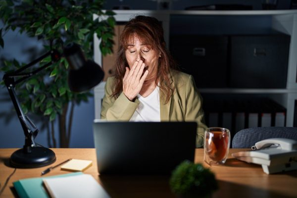 Η μέρα της εβδομάδας που οι εργαζόμενοι βαριούνται περισσότερο