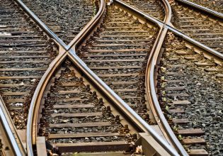 Σικάγο: Έπαθαν ηλεκτροπληξία για μία selfie επάνω στις ράγες τρένου [Σκληρές εικόνες]