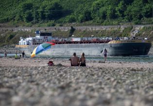 Ελβετία: Νέα δράση ακτιβιστών για το κλίμα διέκοψε την κυκλοφορία στον Ρήνο