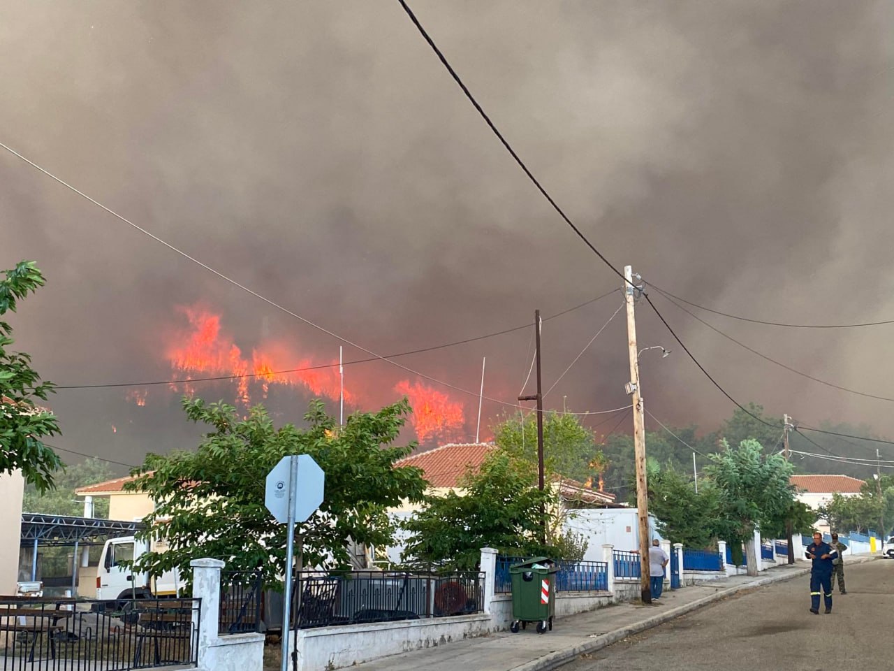 Φωτιά στη Ροδόπη: Κάηκαν σπίτια σε Σώστη, Πολύανθο και Ληνό