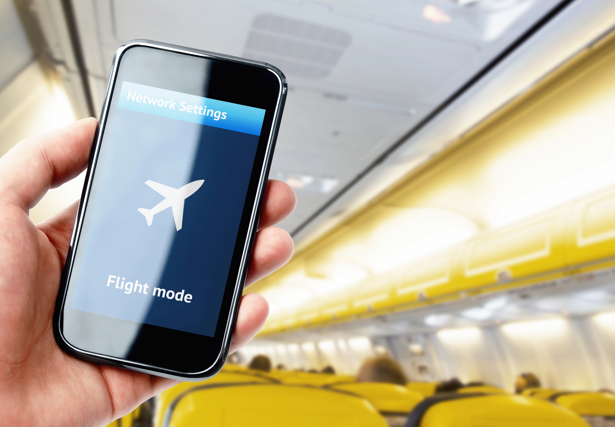 Αεροπλάνο: Τι θα συμβεί αν δεν βάλουμε σε λειτουργία πτήσης το κινητό μας