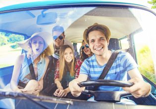 Φοράς καπέλο όταν οδηγείς; – Πότε κινδυνεύεις με πρόστιμο