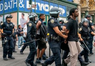ΗΠΑ: Σκηνές χάους στο Μανχάταν για μια κονσόλα – Επεισόδια και ταραχές μετά από πρόσκληση γνωστού influencer