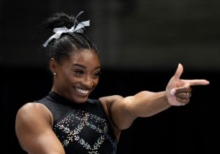 «Σαν σε συναυλία της Τέιλορ Σουίφτ»: πρωταθλήτρια στις ΗΠΑ για 8η φορά η Σιμόν Μπάιλς και κατάρριψη ρεκόρ 90 χρόνων