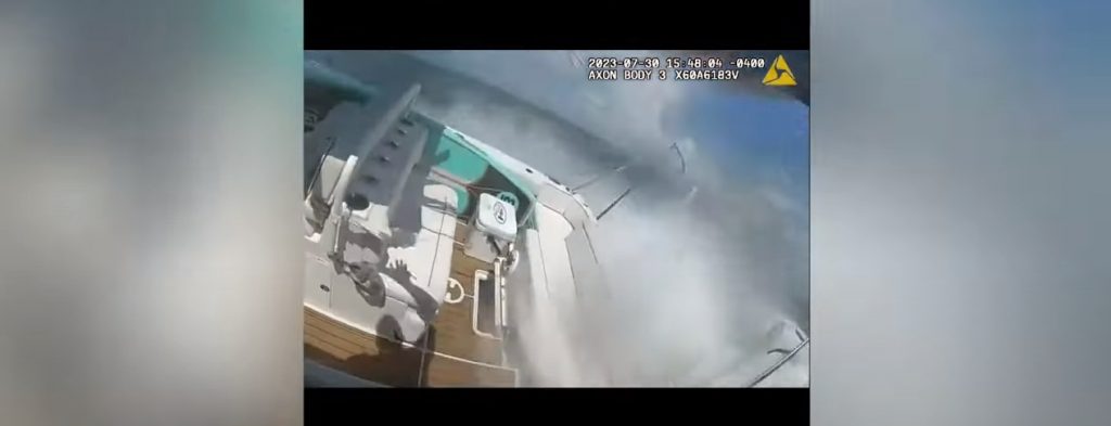 Φλόριντα: Συγκυβερνήτης πλοίου πηδάει σε ακυβέρνητο σκάφος που κινείται με ιλλιγιώδη ταχύτητα