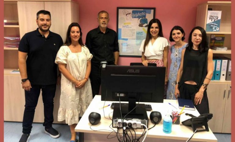 Επίσκεψη Γιάννη Mώραλη στο Κέντρο Αλτσχάιμερ Πειραιά  