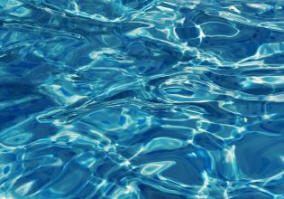 Χανιά: Βρήκε τον άντρα της νεκρό μέσα στην πισίνα τους