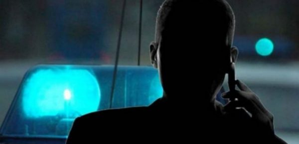 Παρίστανε τον αστυνομικό και εξαπατούσε πολίτες – Συνελήφθη μέλος σπείρας απατεώνων